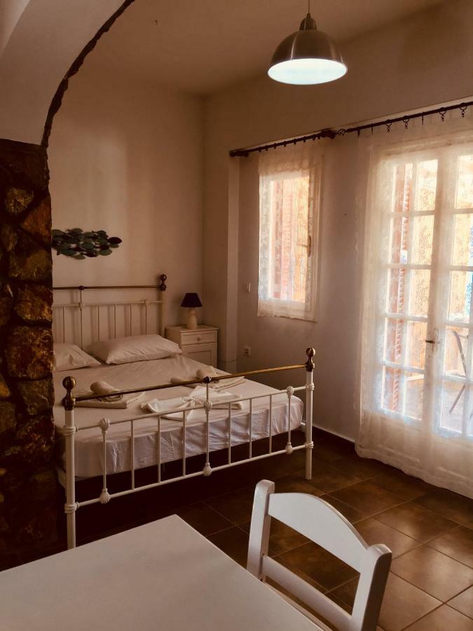 Vareladiko Studios Alinda  Bagian luar foto